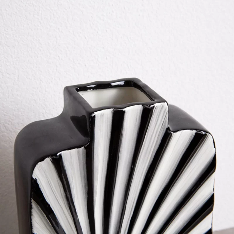 SHELL GRAIN CERAMIC VASE-A