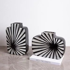 SHELL GRAIN CERAMIC VASE-B