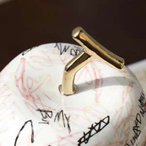 FIVE-COLOR SWIRL PEAR