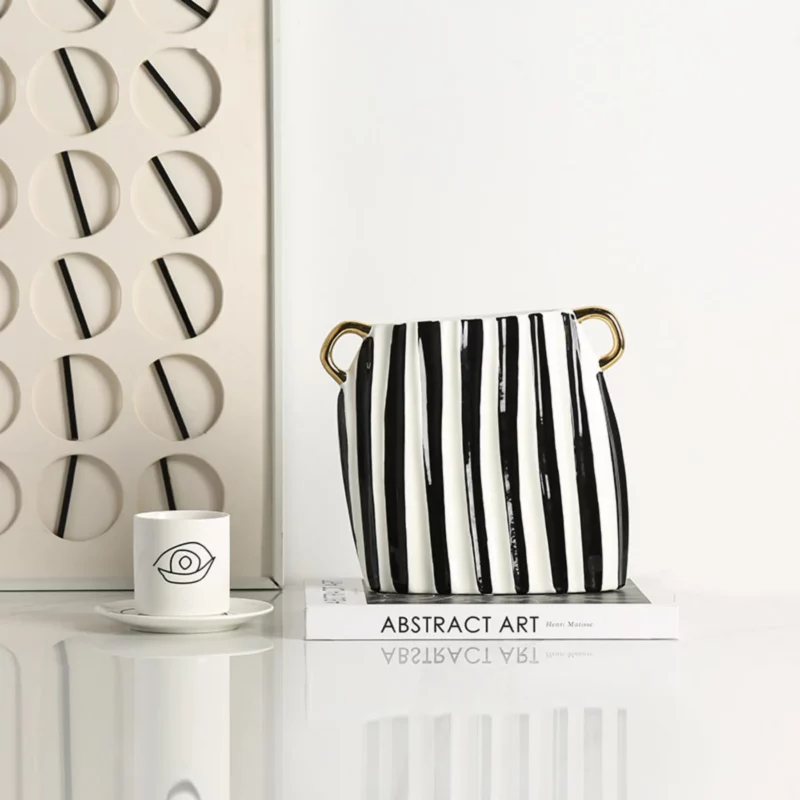 GOLDEN EAR VERTICAL LINE