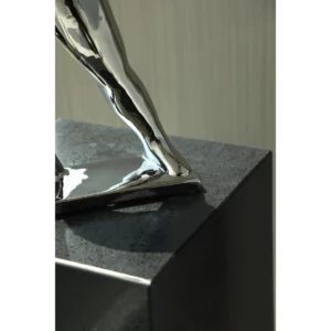 CONFIDENT WOMEN ORNAMENT