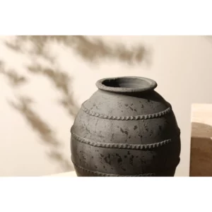 BLACK LACE VASE  A