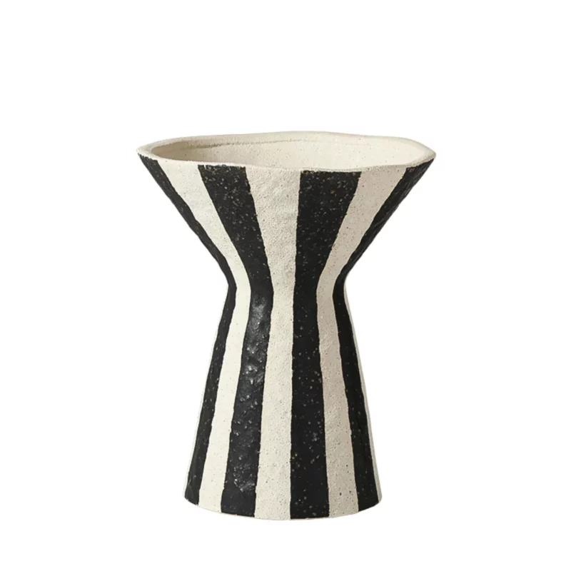 BLACK LINE VASE A