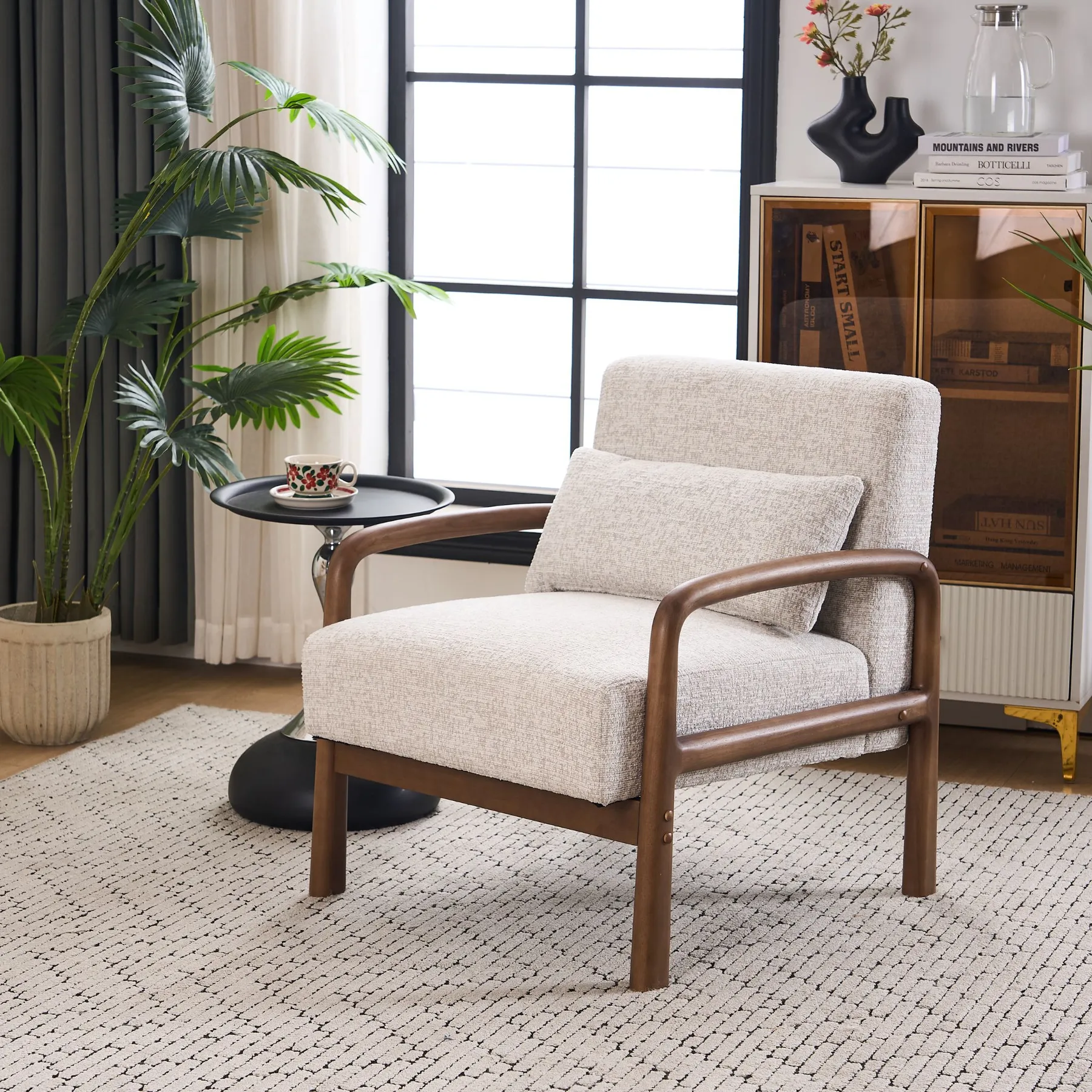 PASSIONISTA Armchair